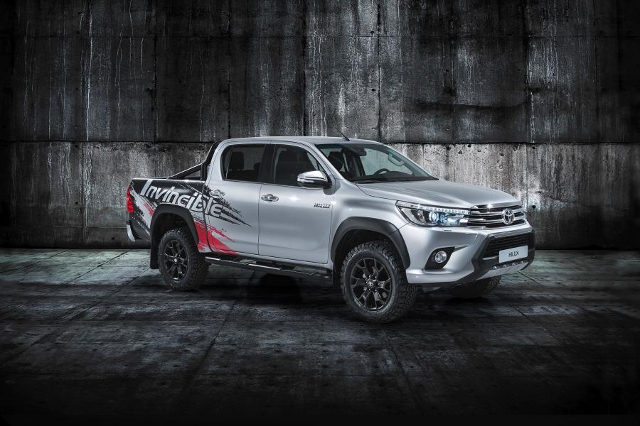  Toyota Hilux Invincible 50 2017 года  (фото 2 из 13)